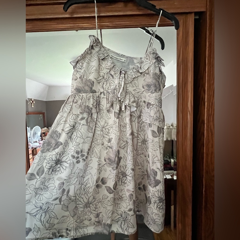 Abercrombie & Fitch Floral Dress in Gray and White